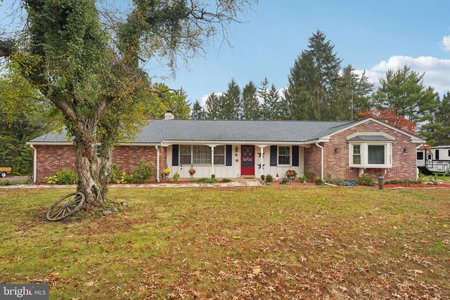 1002 CATHILL RD, Sellersville, PA 18960