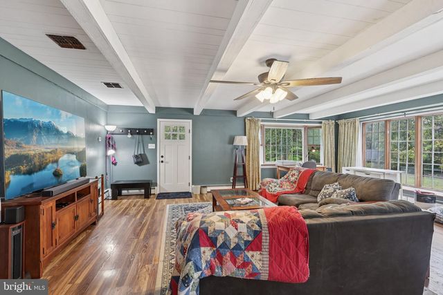 1002 CATHILL RD, Sellersville, PA 18960