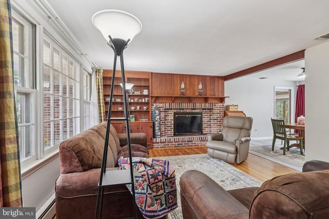 1002 CATHILL RD, Sellersville, PA 18960