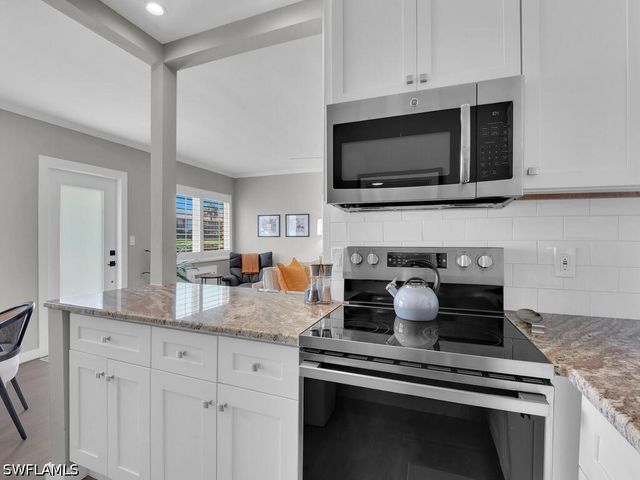 473 12th AVE S B8, Naples, FL 34102