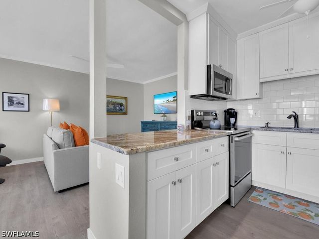 473 12th AVE S B8, Naples, FL 34102