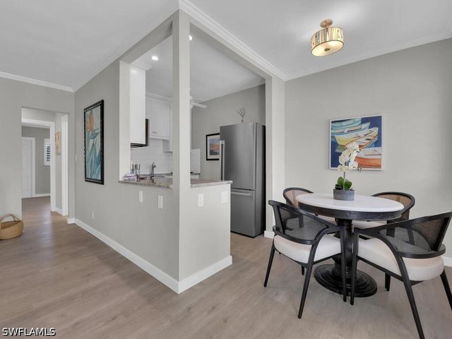 473 12th AVE S B8, Naples, FL 34102