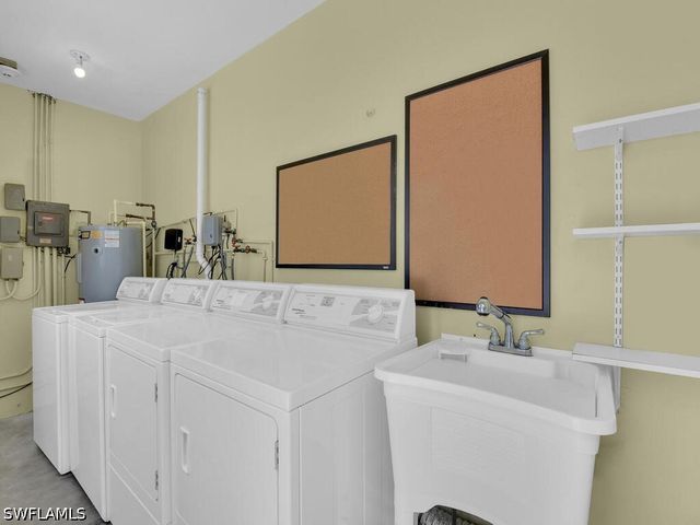 473 12th AVE S B8, Naples, FL 34102