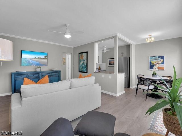 473 12th AVE S B8, Naples, FL 34102