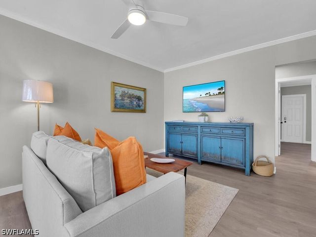 473 12th AVE S B8, Naples, FL 34102