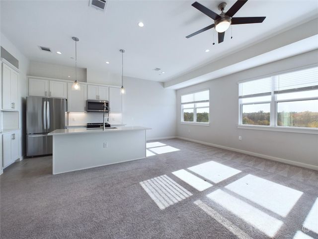 12001 Vista Parke DR 904, Austin, TX 78726