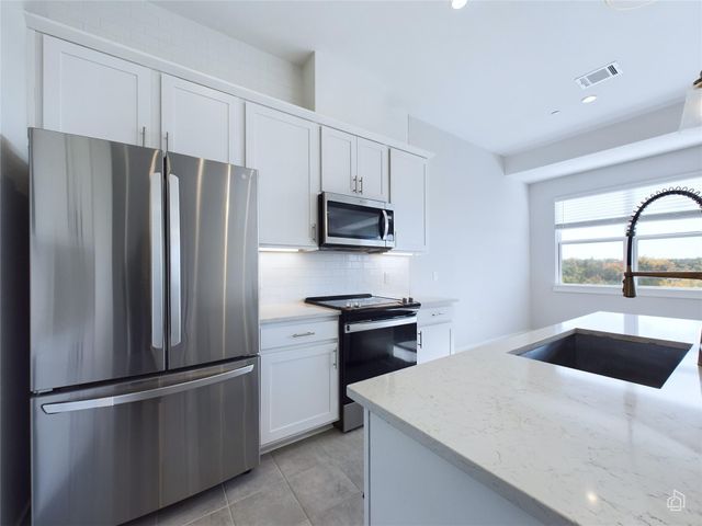 12001 Vista Parke DR 904, Austin, TX 78726