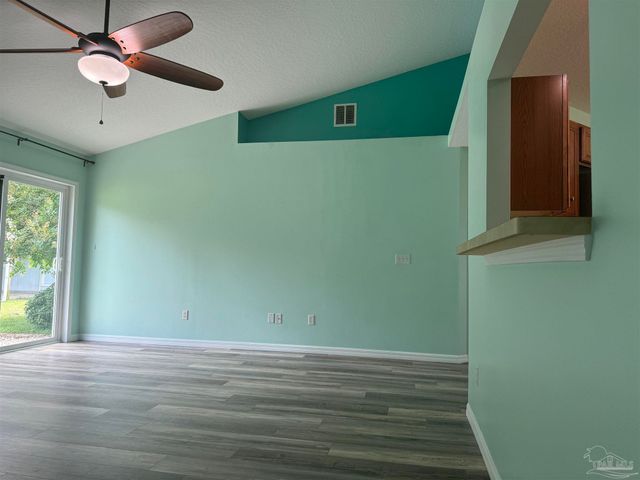 8281 Segura St, Navarre, FL 32566