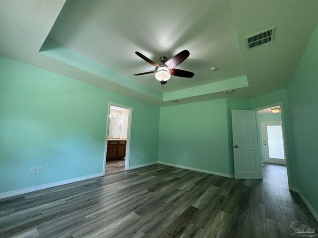 8281 Segura St, Navarre, FL 32566