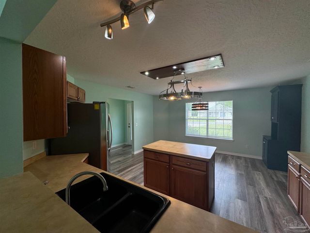 8281 Segura St, Navarre, FL 32566