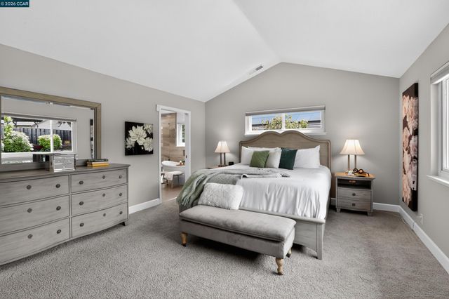 22 Williams Dr, Moraga, CA 94556