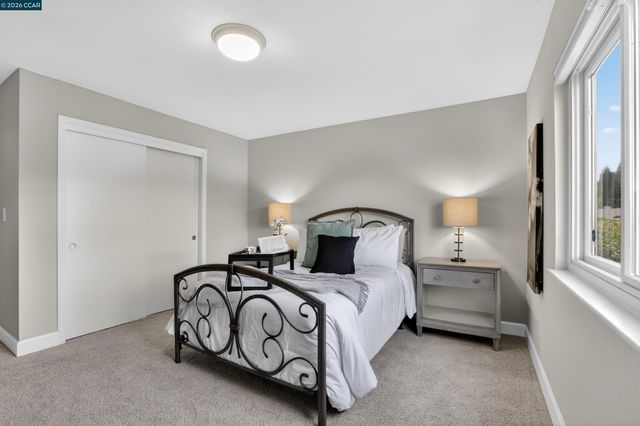 22 Williams Dr, Moraga, CA 94556