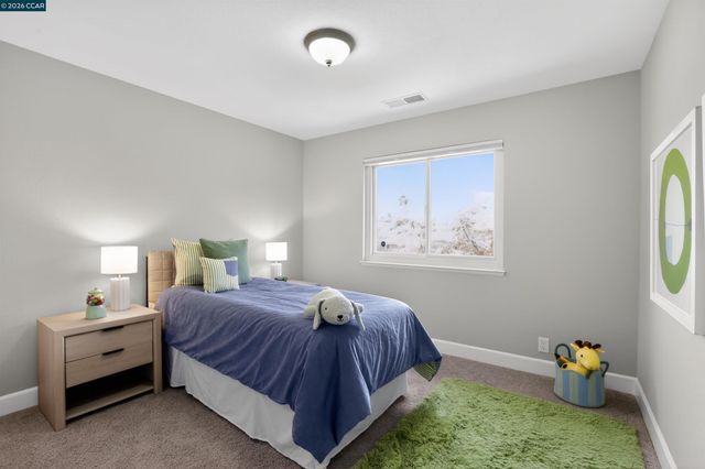 22 Williams Dr, Moraga, CA 94556