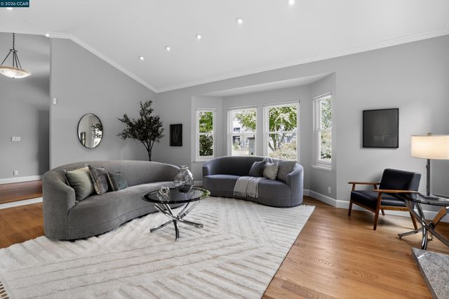 22 Williams Dr, Moraga, CA 94556