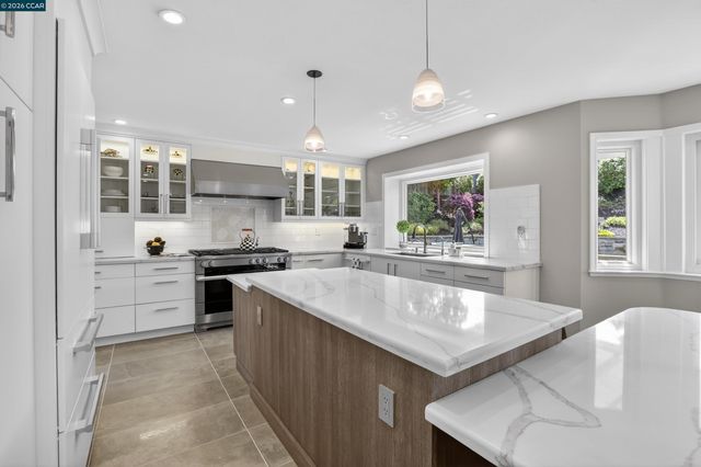 22 Williams Dr, Moraga, CA 94556