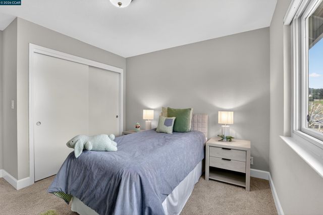22 Williams Dr, Moraga, CA 94556