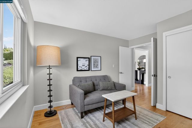 22 Williams Dr, Moraga, CA 94556