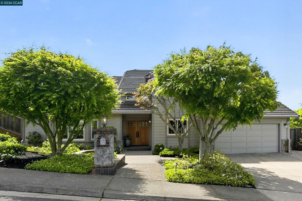 22 Williams Dr, Moraga, CA 94556
