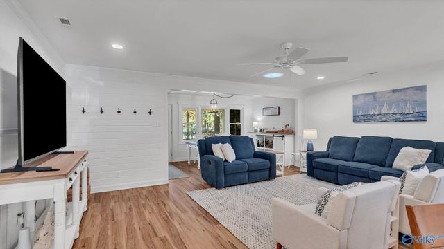 4317 Morrow Street, Guntersville, AL 35976