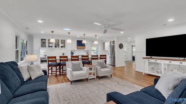 4317 Morrow Street, Guntersville, AL 35976