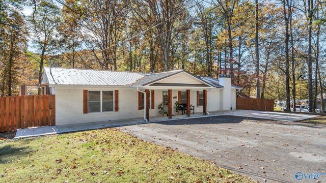 4317 Morrow Street, Guntersville, AL 35976