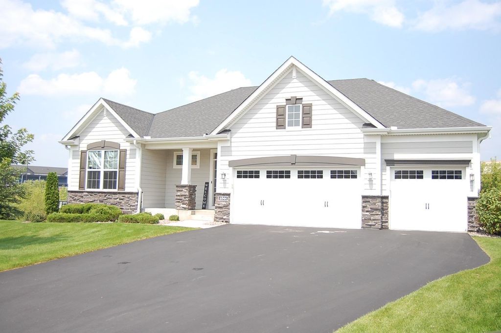 6944 Xanthus Lane N, Maple Grove, MN 55311