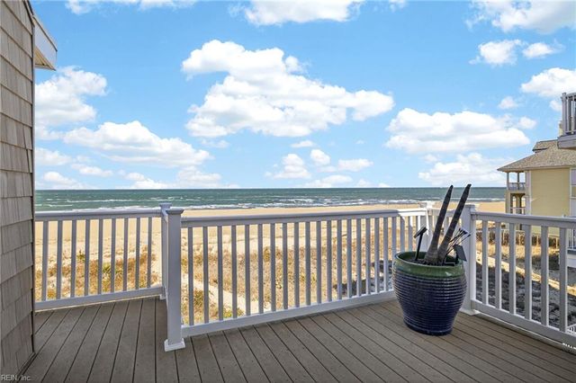 2319 Beach Castle LN, Virginia Beach, VA 23451