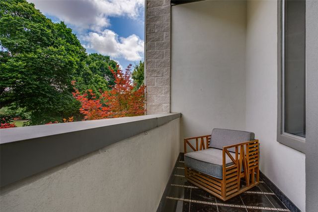 2211 Worthington Street, Dallas, TX 75204