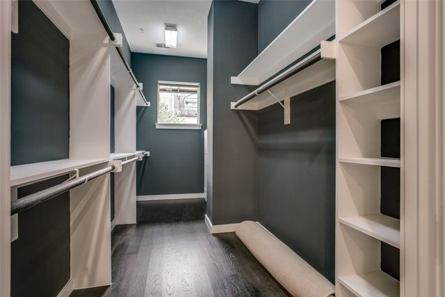 2211 Worthington Street, Dallas, TX 75204