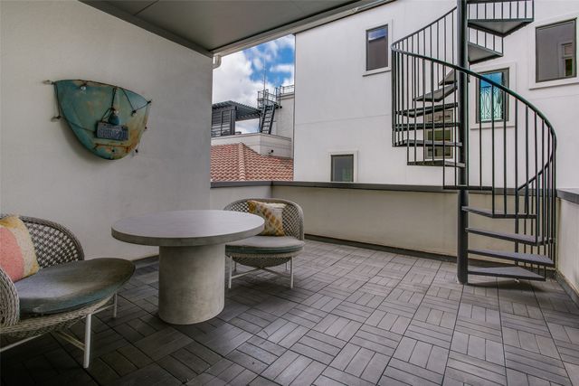 2211 Worthington Street, Dallas, TX 75204