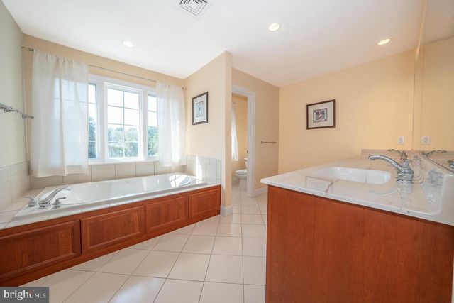 23 FETTERS MILL DR, Malvern, PA 19355