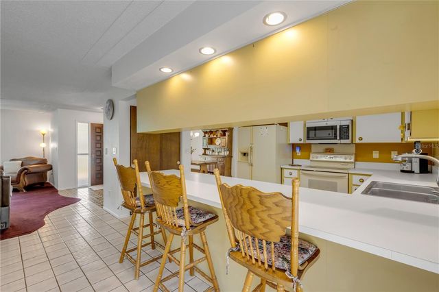 797 E 9TH AVENUE, New Smyrna Beach, FL 32169