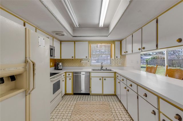 797 E 9TH AVENUE, New Smyrna Beach, FL 32169