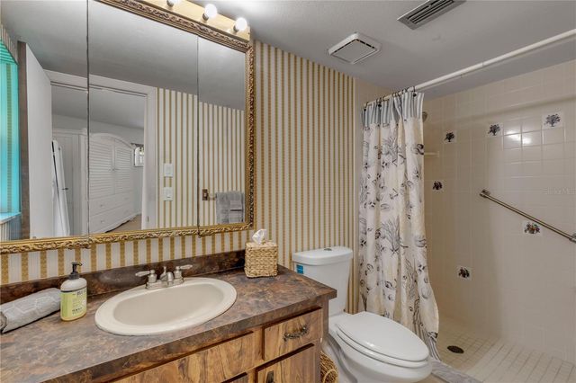 797 E 9TH AVENUE, New Smyrna Beach, FL 32169