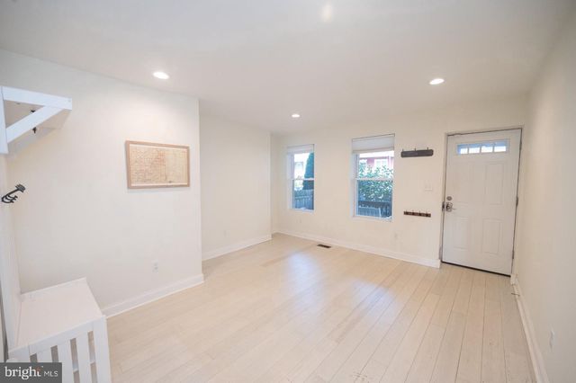 148 E DUVAL ST, Philadelphia, PA 19144