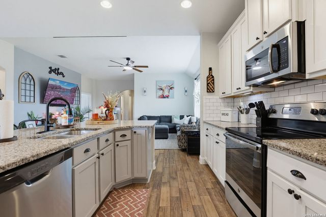 1612 ALVIN CIR, New Braunfels, TX 78130