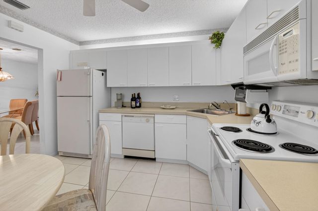5153 Floria Drive J, Boynton Beach, FL 33437