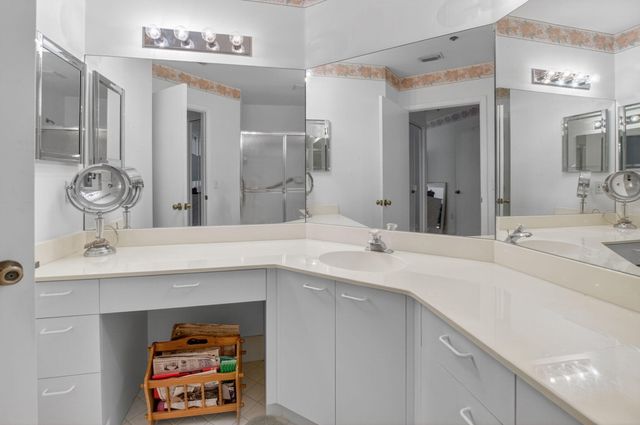 5153 Floria Drive J, Boynton Beach, FL 33437