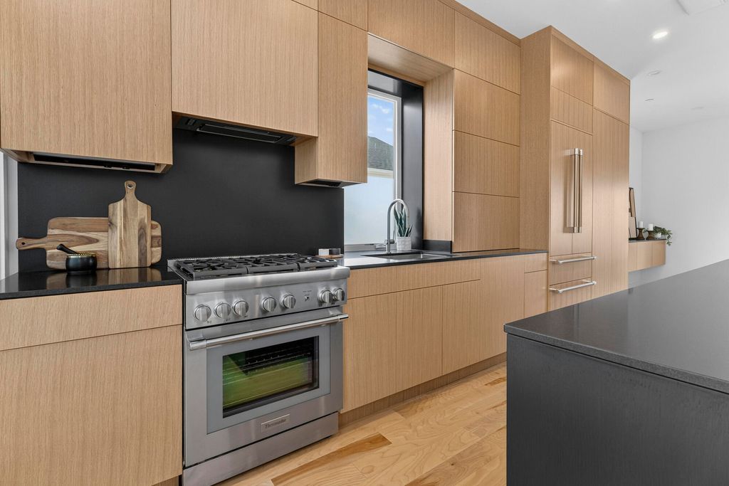 5 Salem Street, Portland, ME 04102 — photo 2