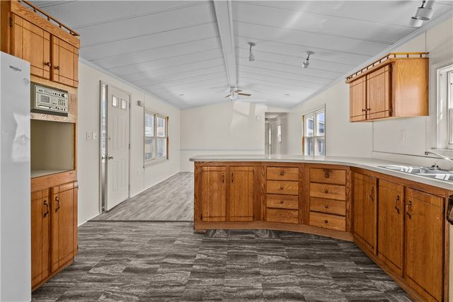 92 Bayview Parkway, Middletown, RI 02842