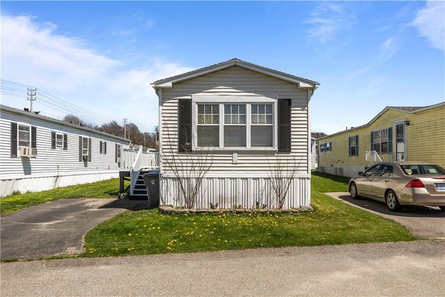 92 Bayview Parkway, Middletown, RI 02842