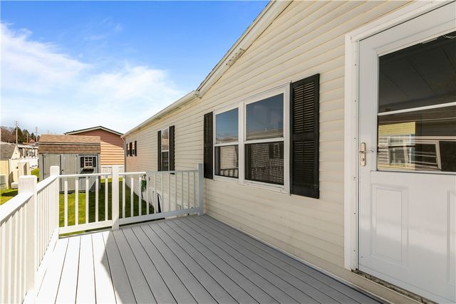 92 Bayview Parkway, Middletown, RI 02842