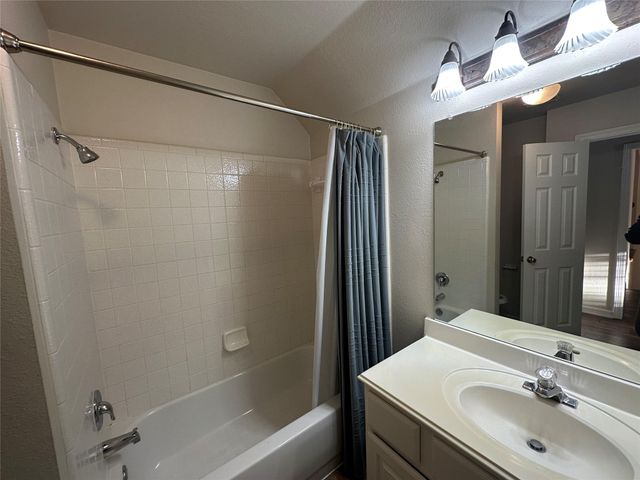 2745 Lake Forest DR, Round Rock, TX 78665