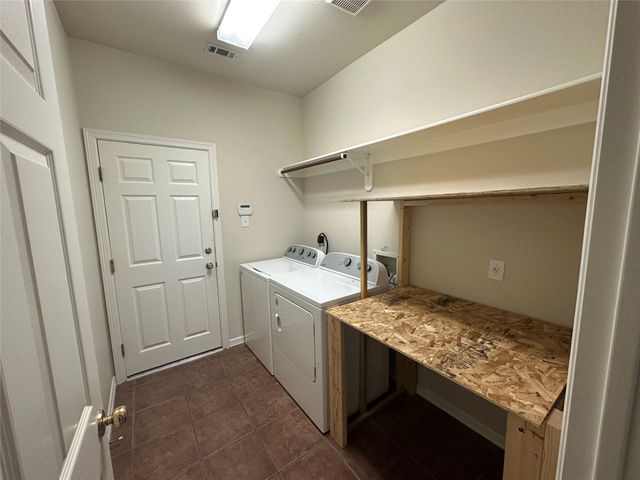 2745 Lake Forest DR, Round Rock, TX 78665