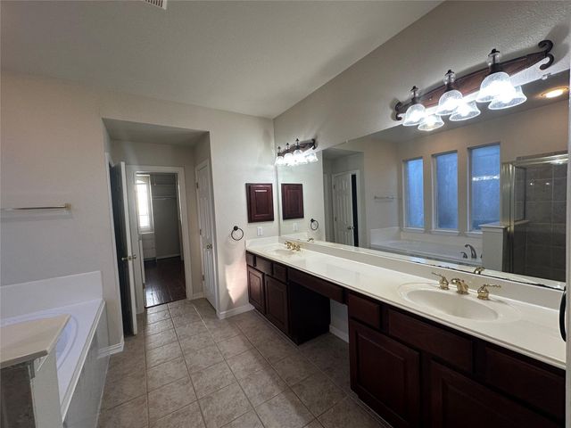 2745 Lake Forest DR, Round Rock, TX 78665