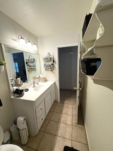 1032 Souza St, Turlock, CA 95380