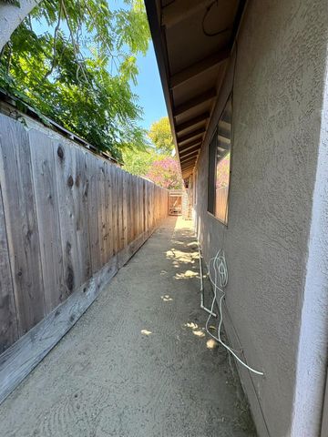 1032 Souza St, Turlock, CA 95380