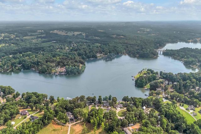 983 Foster Road, Inman, SC 29349