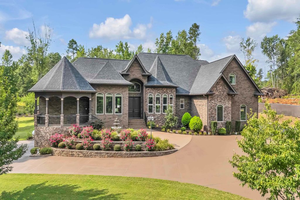 983 Foster Road, Inman, SC 29349