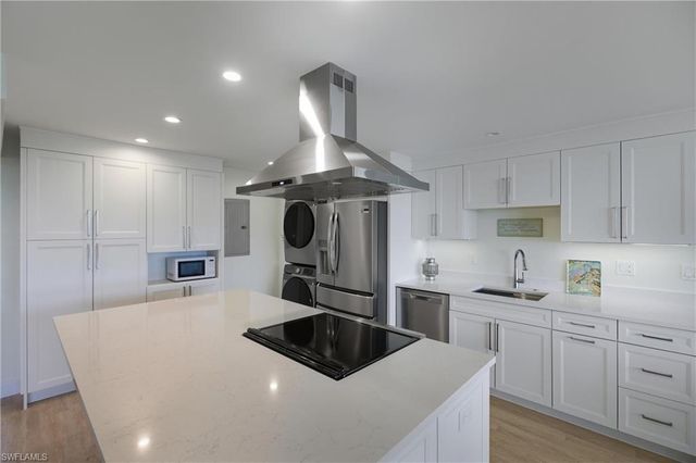 2316 Gulf Shore BLVD N # 411, Naples, FL 34103